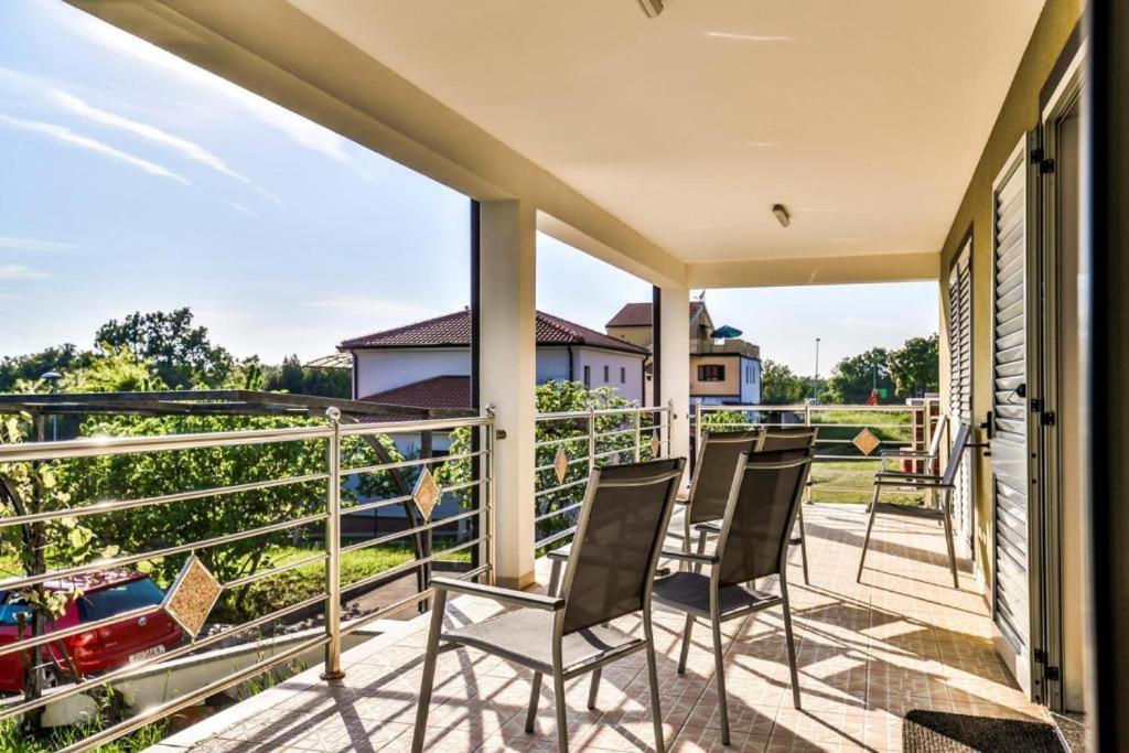 Apartments Lia-Jolie Умаг Екстериор снимка