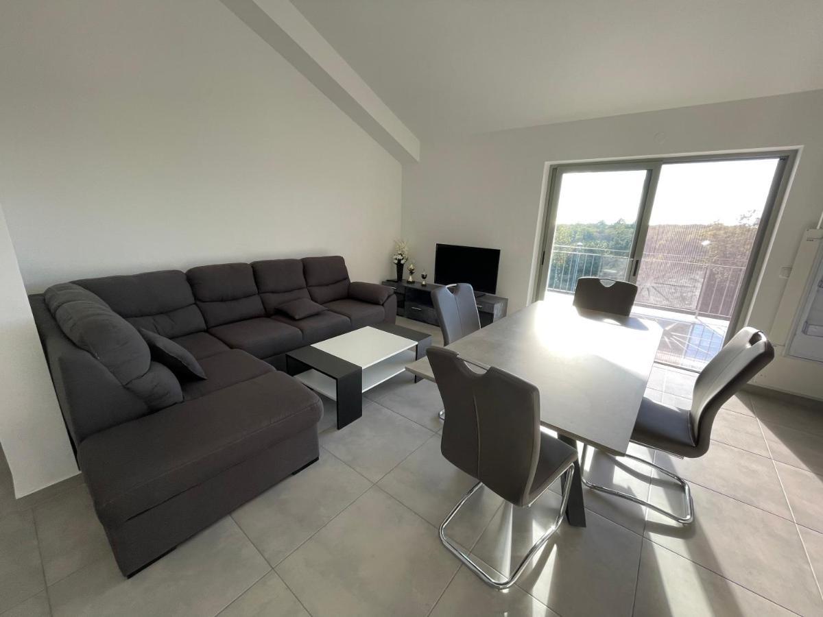 Apartments Lia-Jolie Умаг Екстериор снимка
